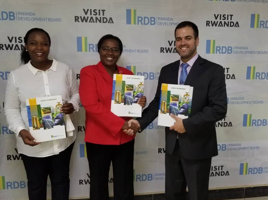 RDB’s CEO Clare Akamanzi (L) Geraldine Mukeshimana (C) and Elad Levi Netafim’s Head of Africa (R) pose for a photo after the signing ceremony last Saturday